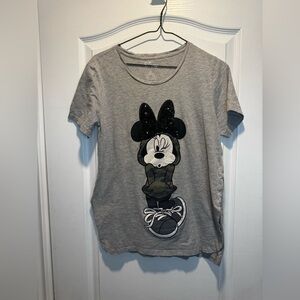 179- Disney Winking sequin Minnie mouse T-shirt